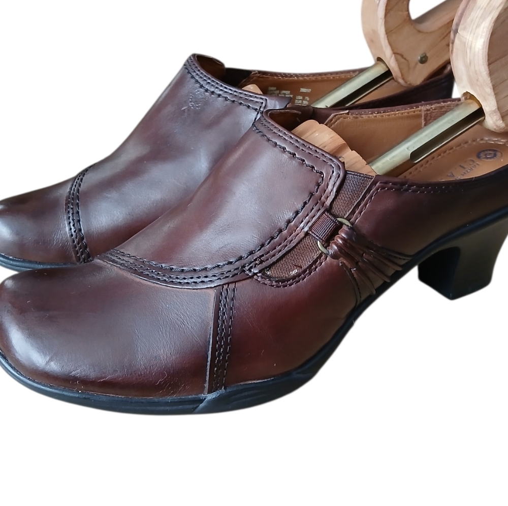 Earth Spirit Dark Brown Leather Women's Size 7.5 Mules